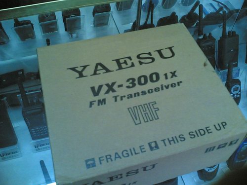 出八重洲VX300(V段)手台一台